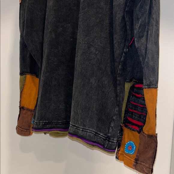 Multicolor Embroidered Long Sleeve Top - Picture 7 of 9